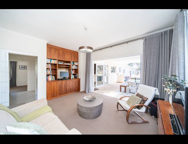 4 BEDROOM HOUSE FOR SALE IN BEACON BAY